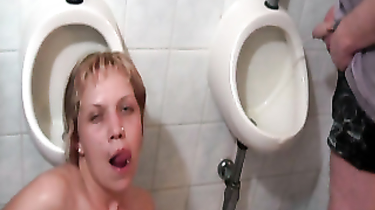 Urinal slut