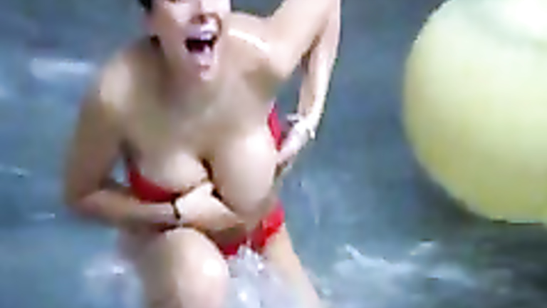 768px x 432px - Busty girl flashing on the water slide | voyeurstyle.com